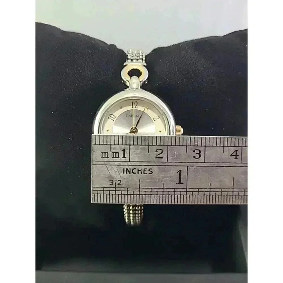 Vintage Carriage by Timex Wristwatch Gold and Silver Tone Band Round Face - Picture 4 of 8